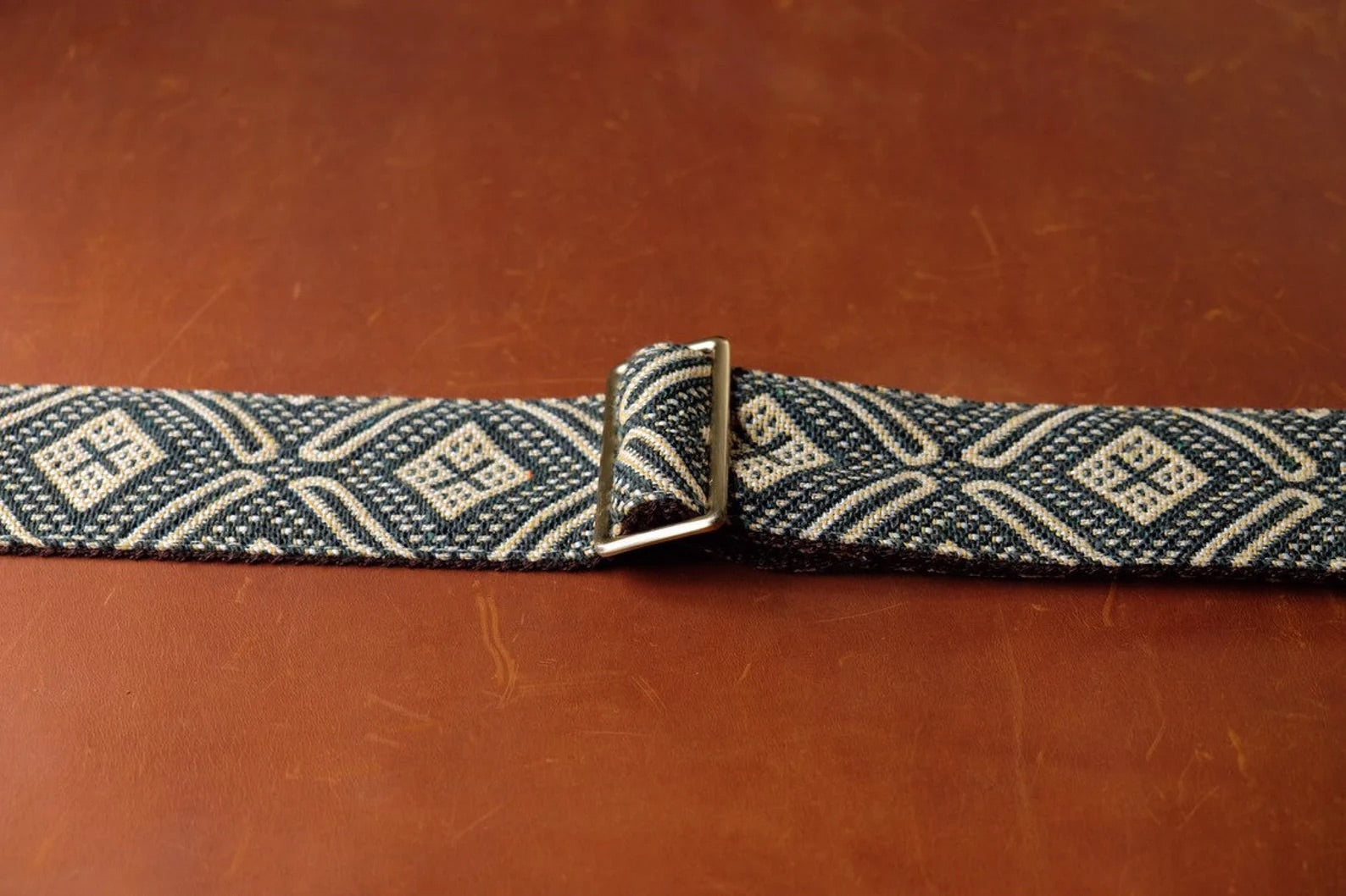 Olive Triangle Woven o Guitar Strap